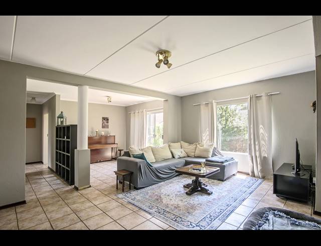 3 BEDROOM DUPLEX FOR SALE IN HONEYDEW RIDGE